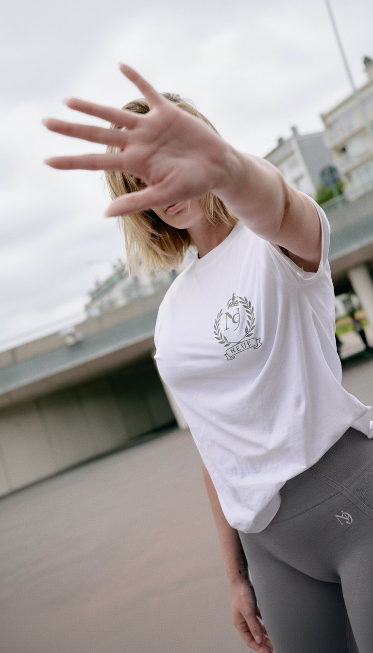 Eiffel in Paris Tee - White/Gray